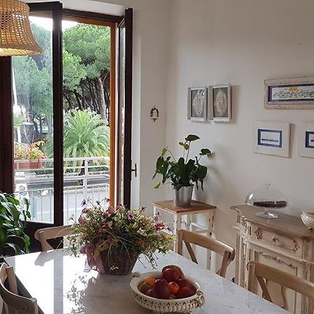 Brezza Marina Bed & Breakfast Marina Di Carrara Eksteriør bilde