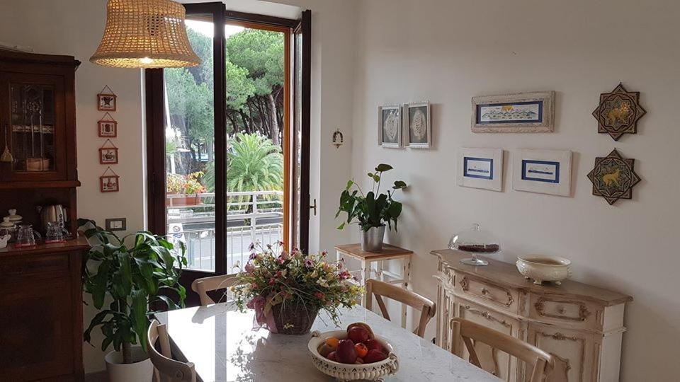 Brezza Marina Bed & Breakfast Marina Di Carrara Eksteriør bilde
